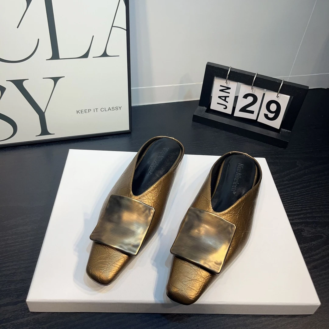 【小咪】2025新款气质古铜色穆勒懒人包头拖复古方扣内增高半拖凉鞋