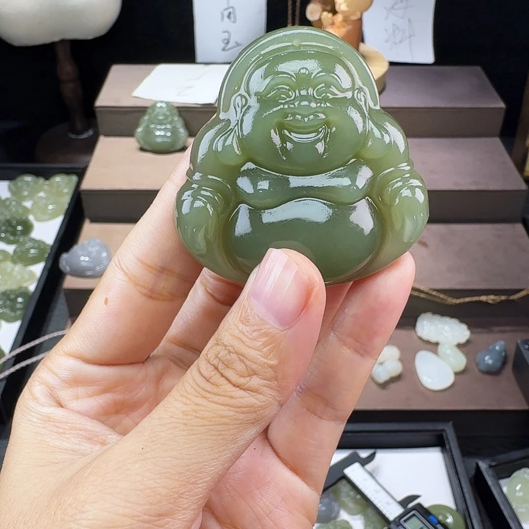 用***2和田玉未镶嵌颈饰