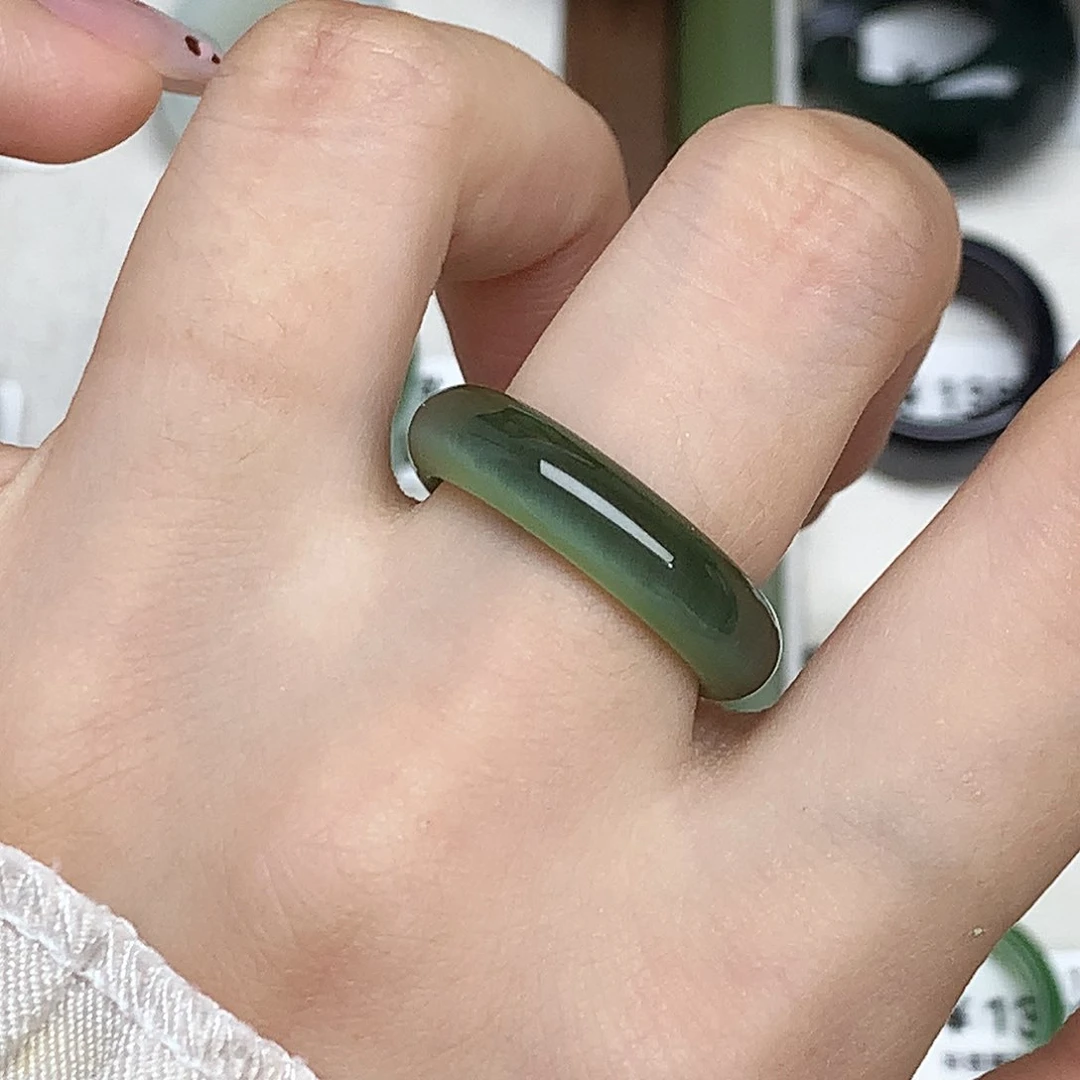 未镶嵌戒指和田玉