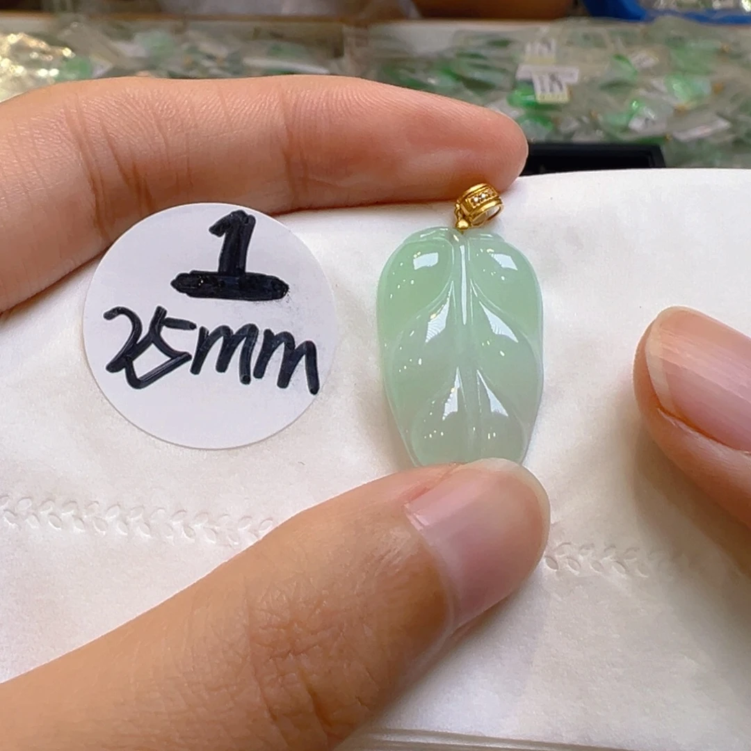 吊坠(不含链)18K金镶嵌翡翠