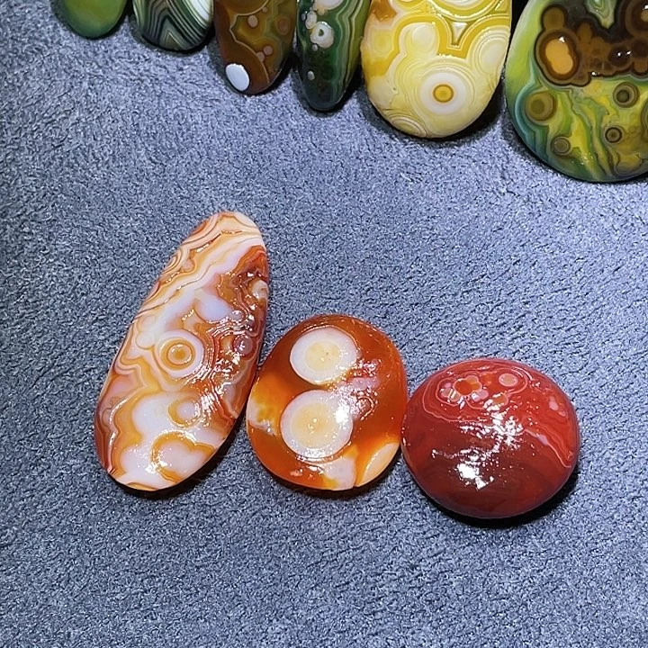 荣***哥玛瑙/玉髓未镶嵌珠宝奇石