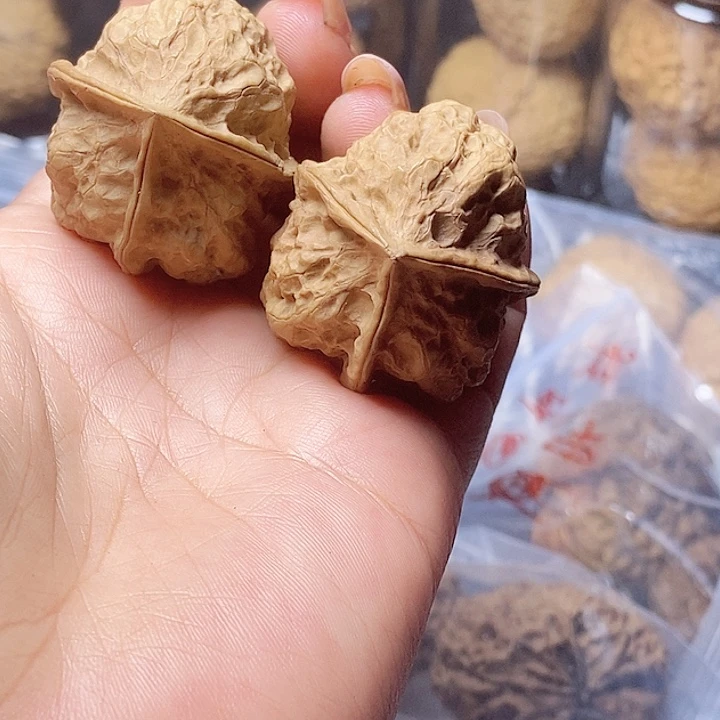 把件文玩核桃65-37mm磕尖