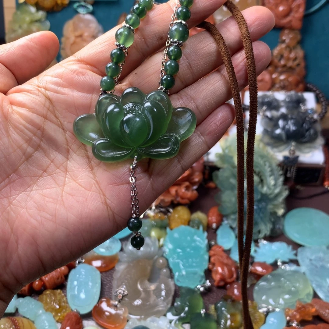 蛇纹石玉未镶嵌挂坠