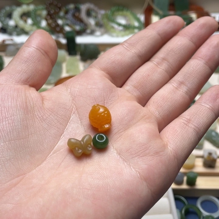 颈饰未镶嵌和田玉