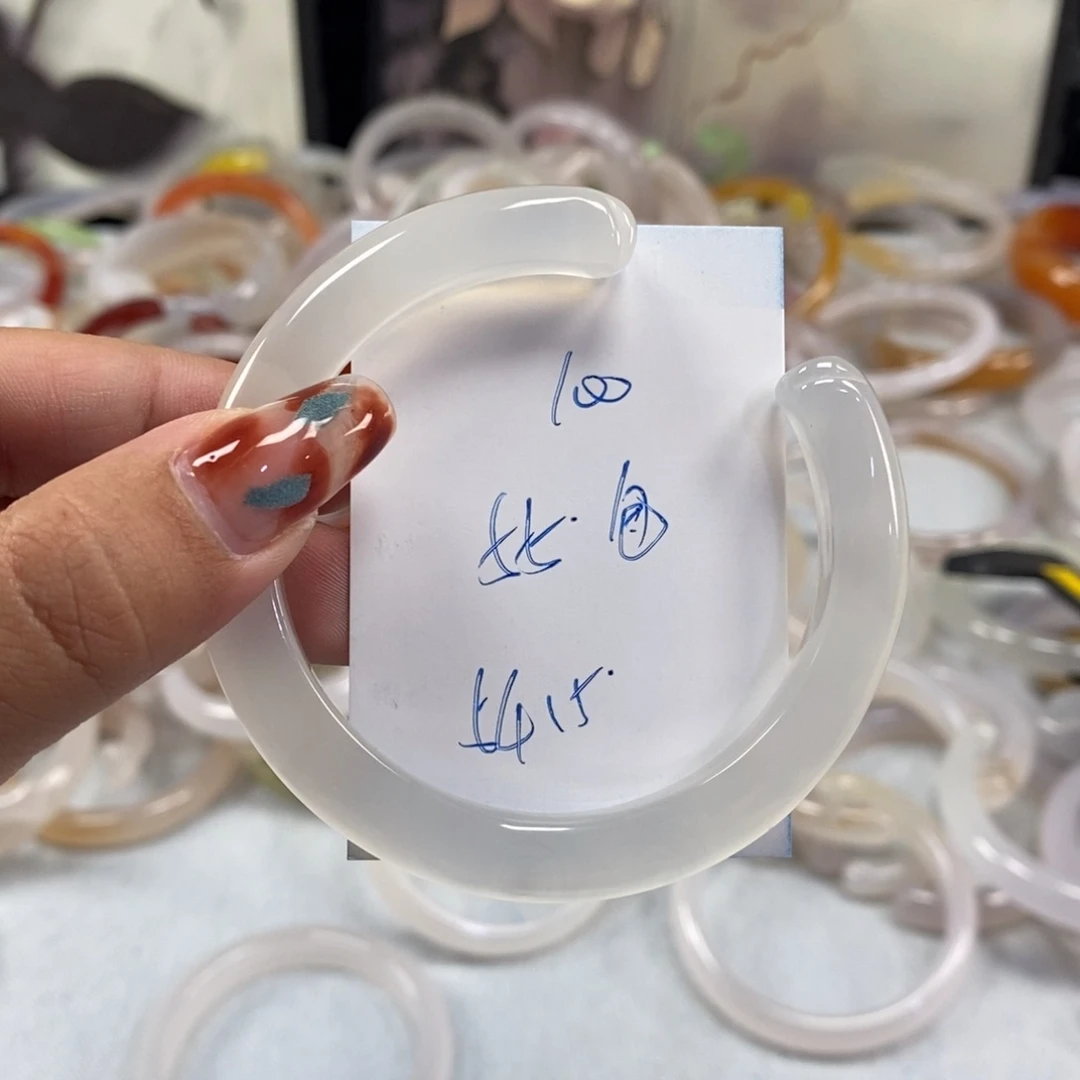 手镯玛瑙/玉髓未镶嵌100