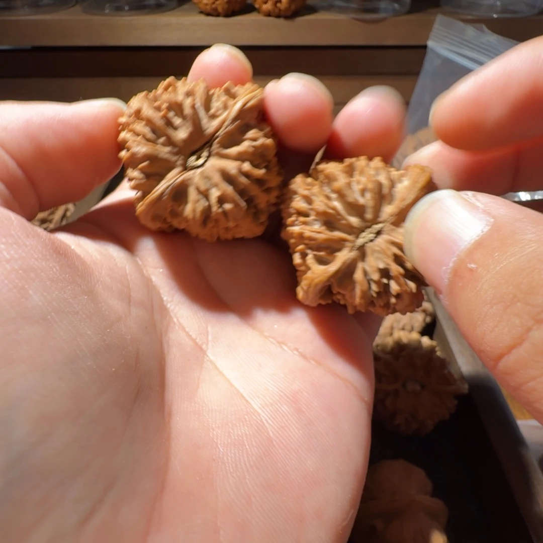 N***`吊坠文玩核桃39全品满天星