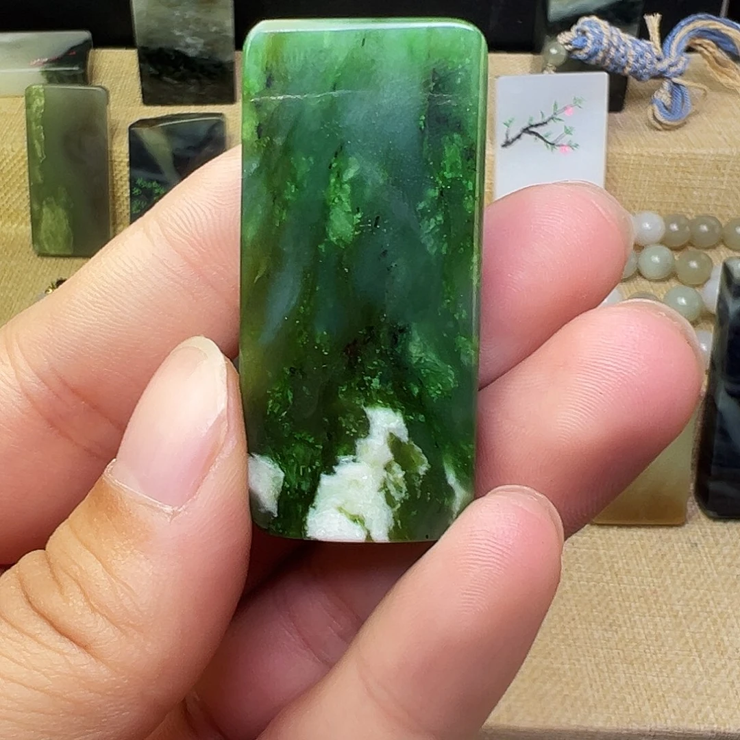 和田玉（碧玉）颈饰未镶嵌