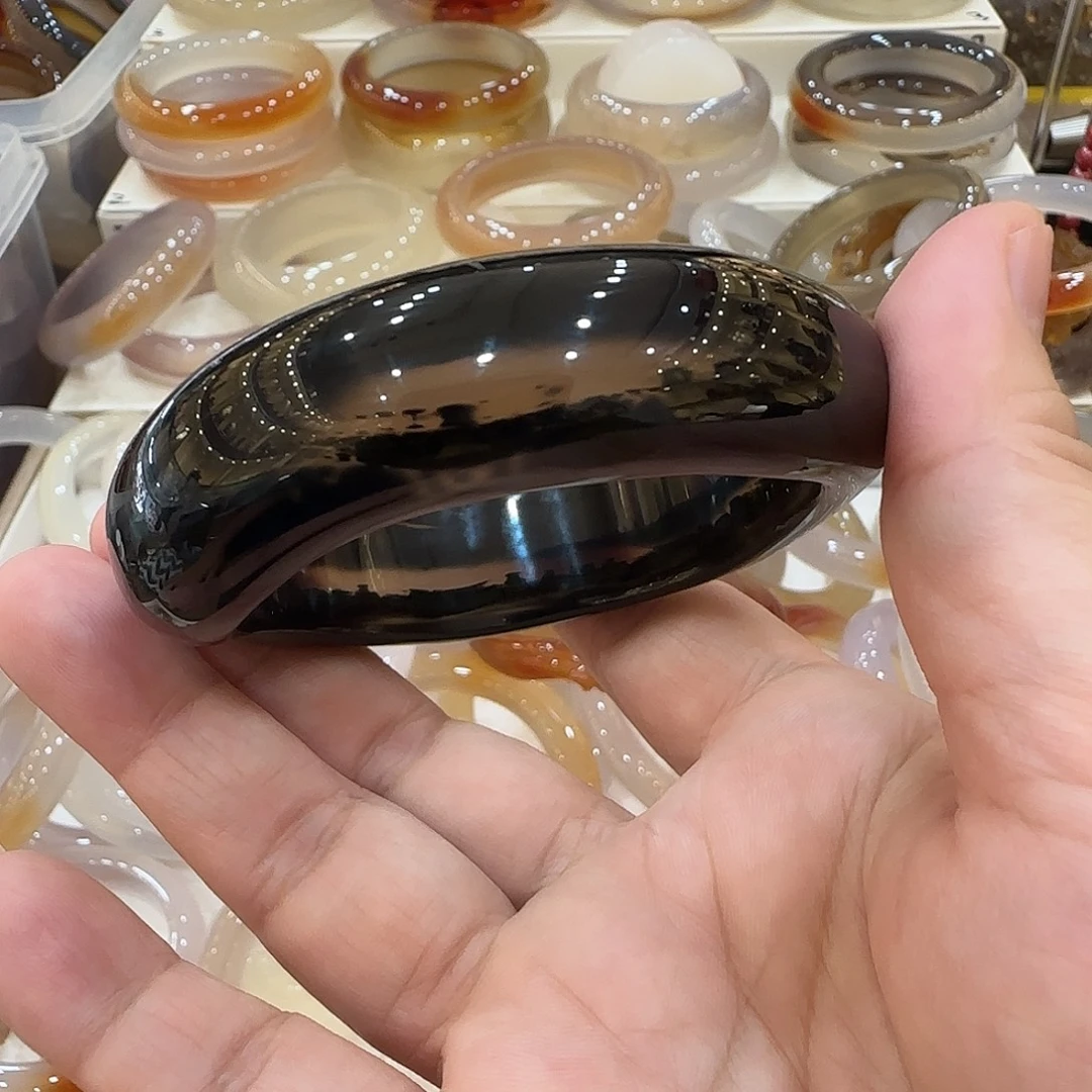 ****宝玛瑙/玉髓未镶嵌手镯