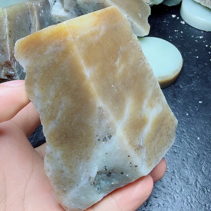 未镶嵌和田玉（糖玉）珠宝奇石