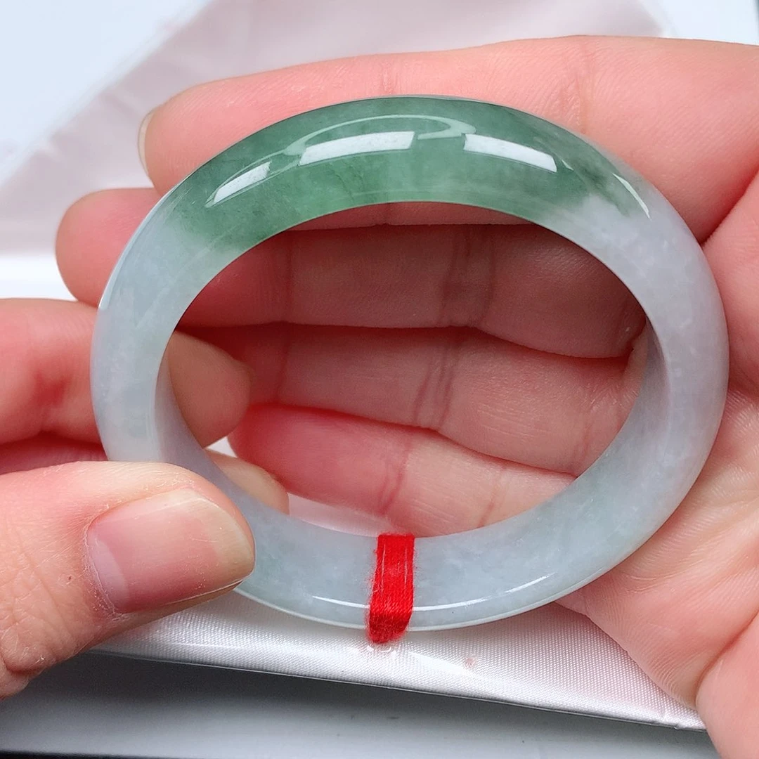 翡翠手镯未镶嵌天然