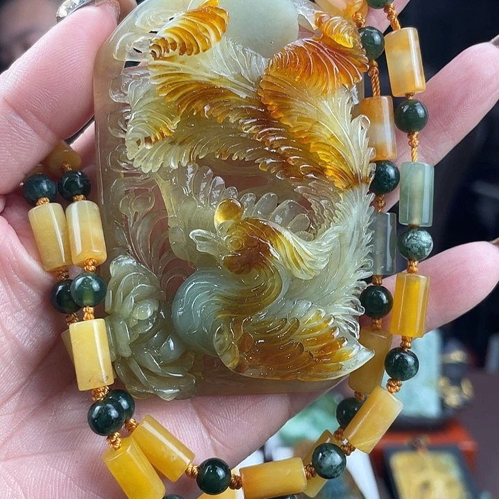 蛇纹石玉未镶嵌颈饰