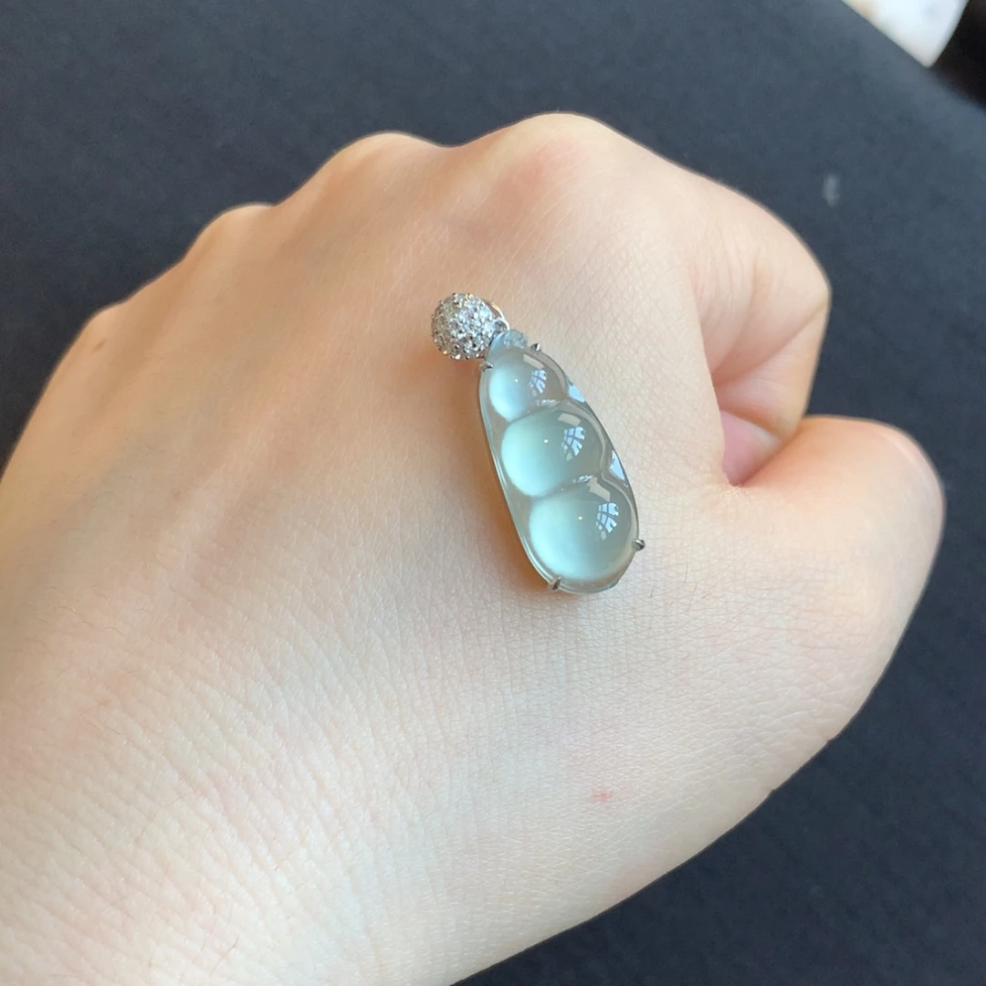 翡翠18K金镶嵌颈饰天然翡翠