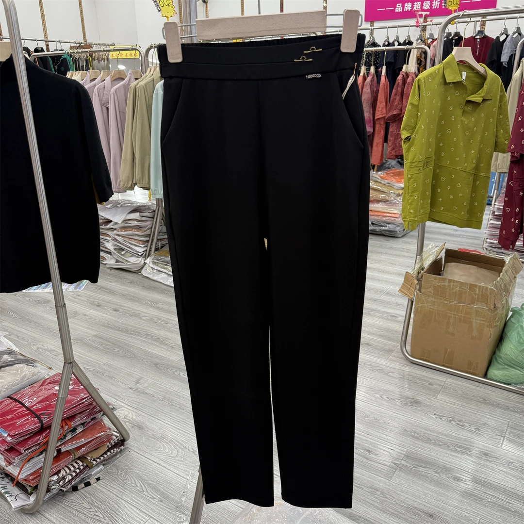 中年妈妈裤子秋季春秋中老年女裤宽松裤子洋气黑色显瘦百搭妈妈装
