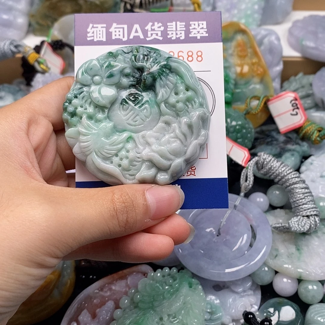 吊坠(不含链)未镶嵌翡翠
