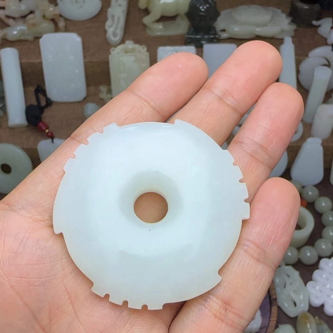 和田玉挂件未镶嵌木**子