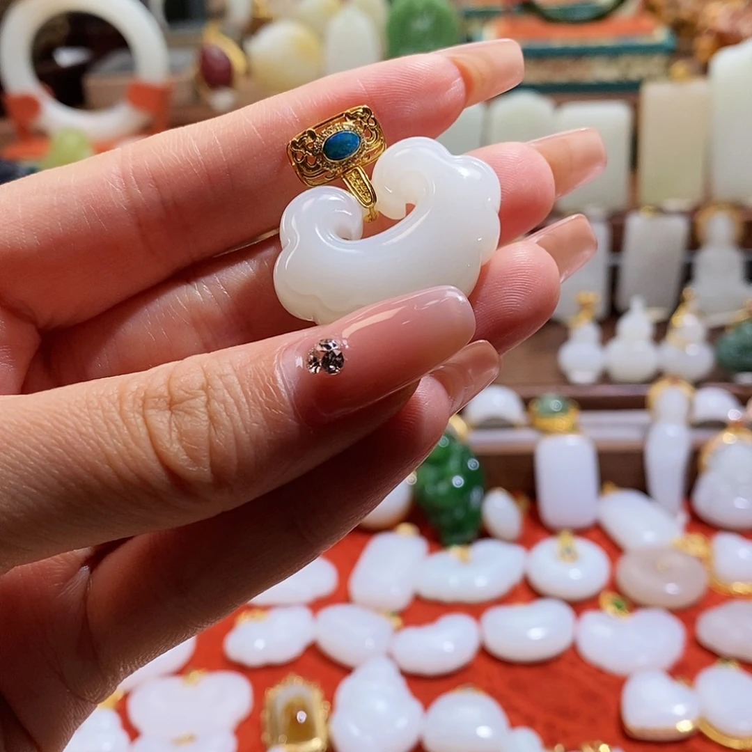 和田玉吊坠(不含链)18K金镶嵌用****2