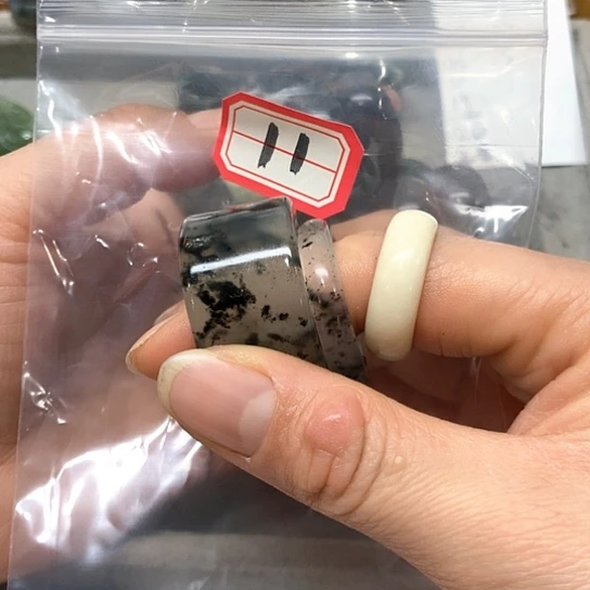 蛇纹石玉戒指未镶嵌风**摇