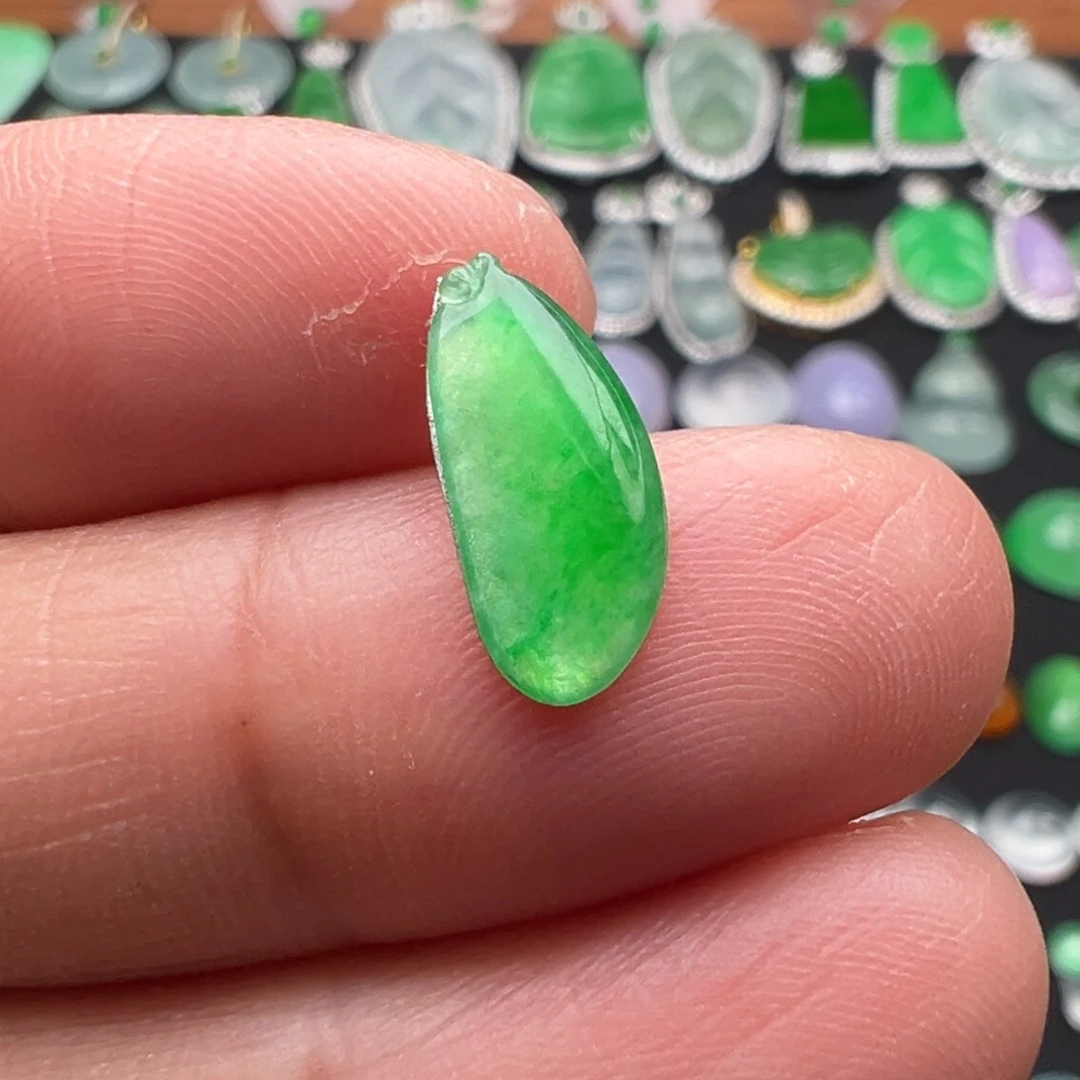 翡翠颈饰未镶嵌瓜13.2