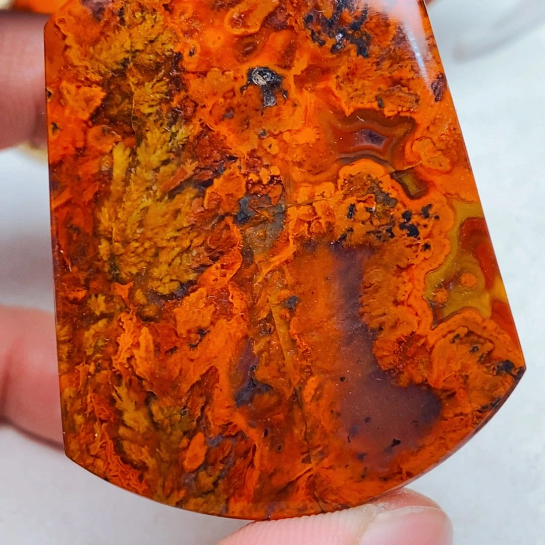 正***存玛瑙/玉髓未镶嵌颈饰