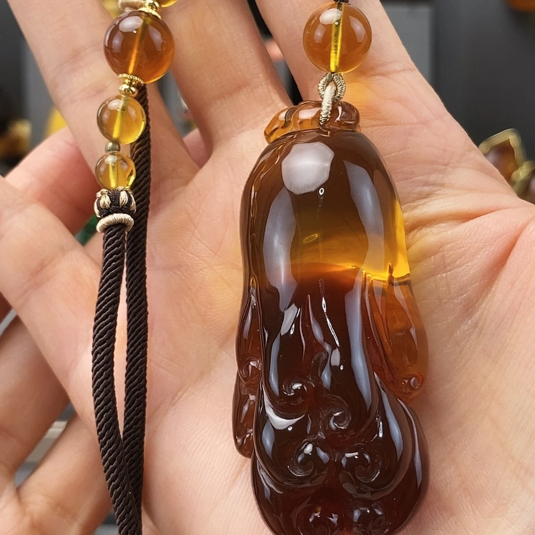 琥珀未镶嵌颈饰吊坠