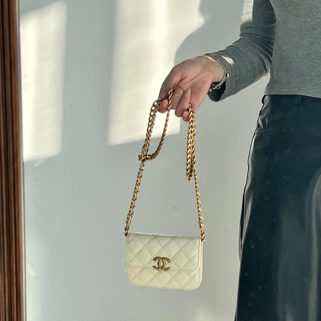 95新 Chanel/香奈儿 chanel奶白色菱格纹斜挎包