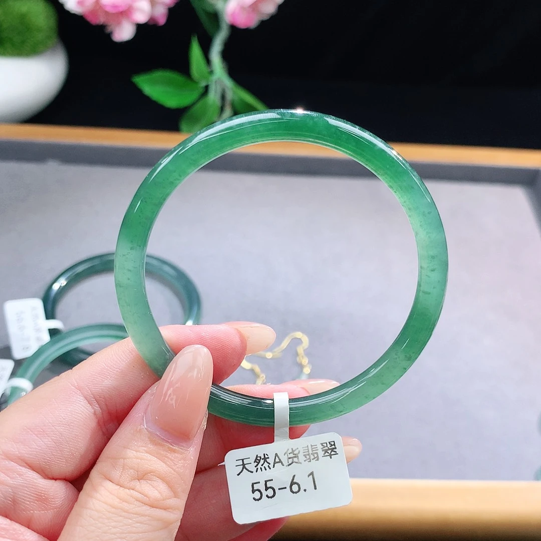 未镶嵌手镯（圆镯）翡翠