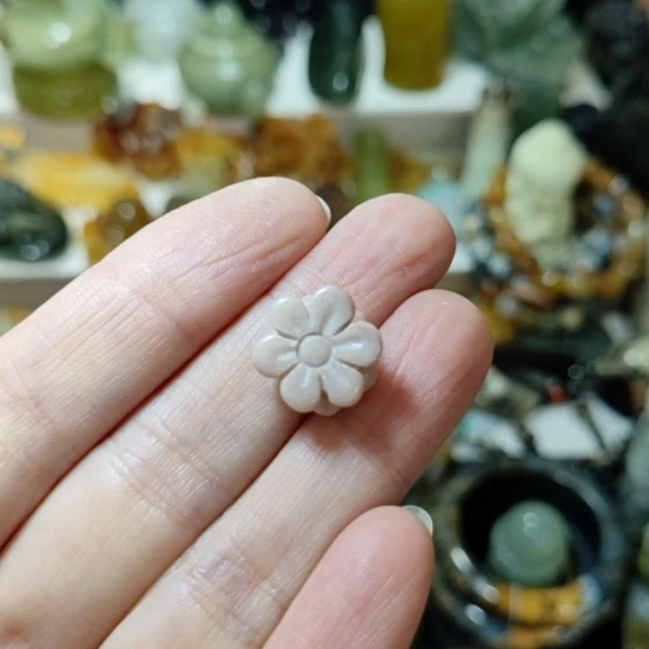 岫玉未镶嵌挂坠款式