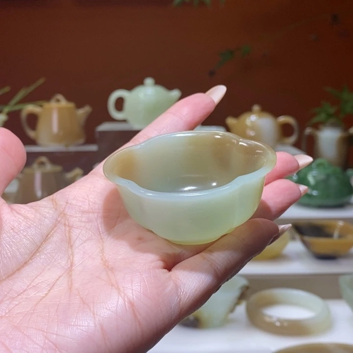 未镶嵌和田玉摆件且末满翠带糖海棠杯