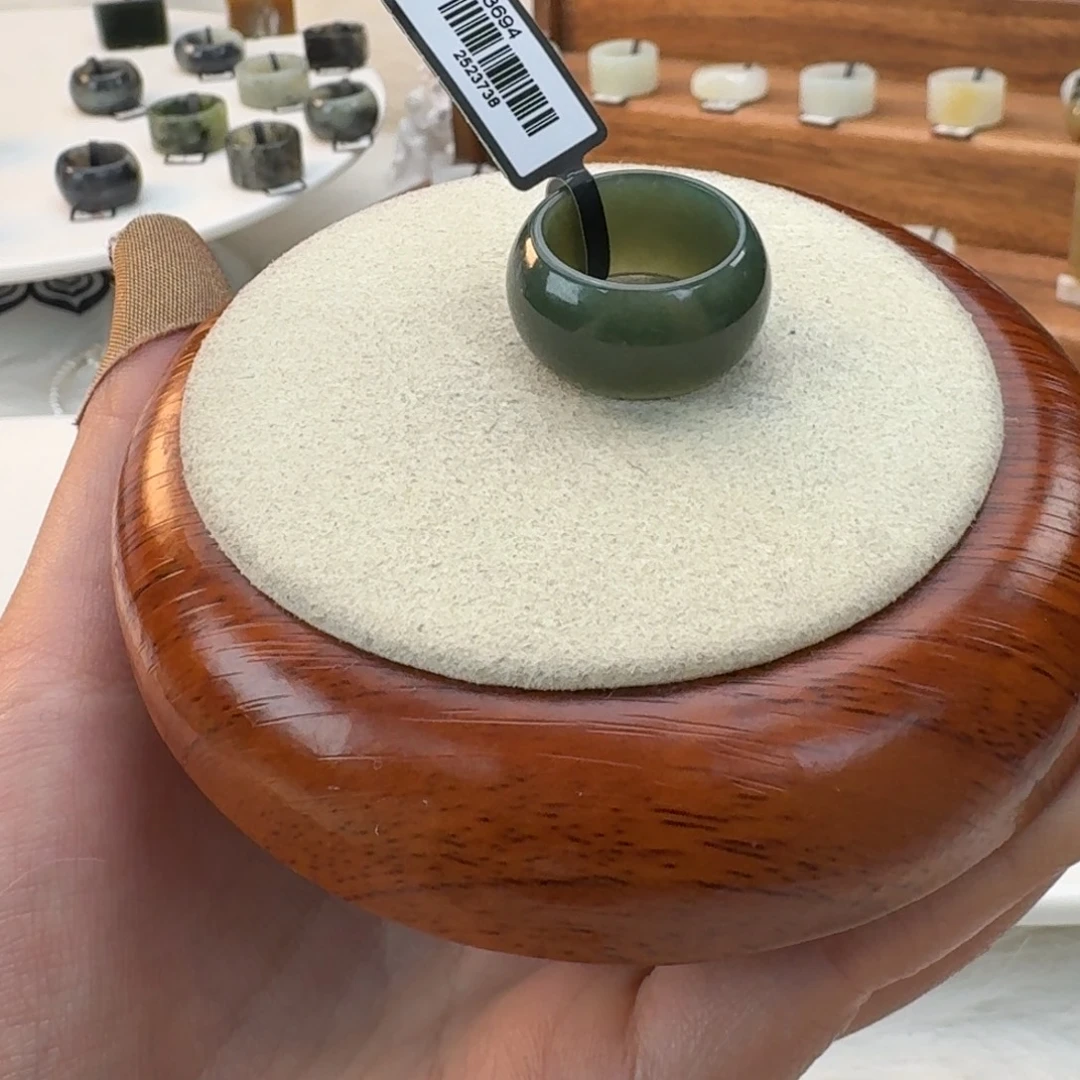 和田玉未镶嵌戒指深墨绿墩墩18.04mmj38