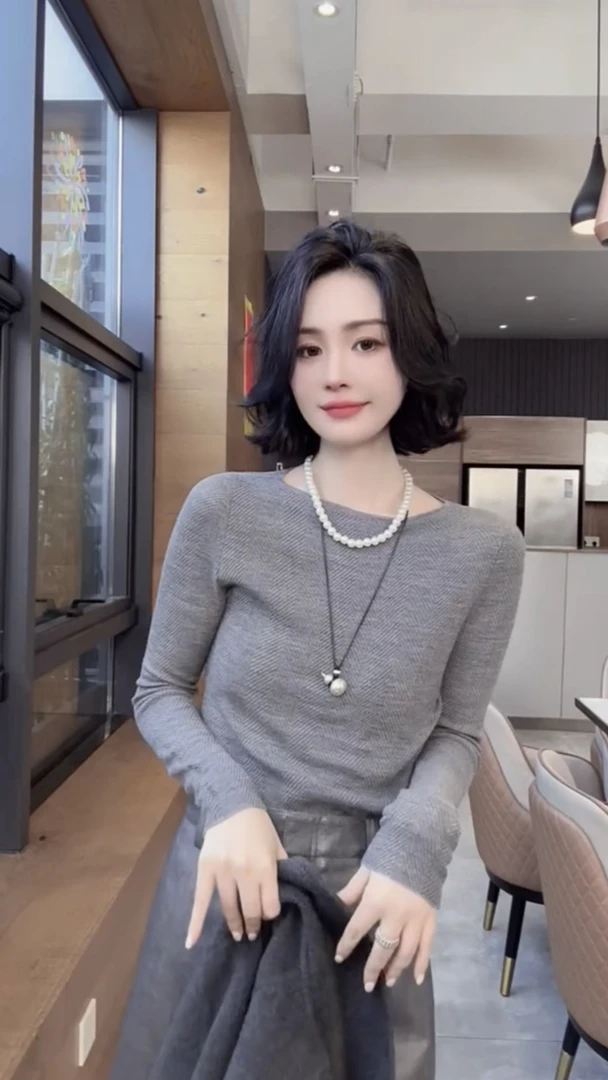 欧货2025秋冬极简风老钱时髦日常百搭修身显瘦长袖肌理感针织上衣
