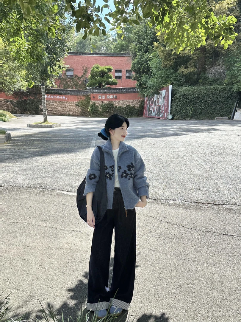 【声声慢】高级感Ins气质灰色针织开衫上衣减龄白色T恤高腰牛仔套装