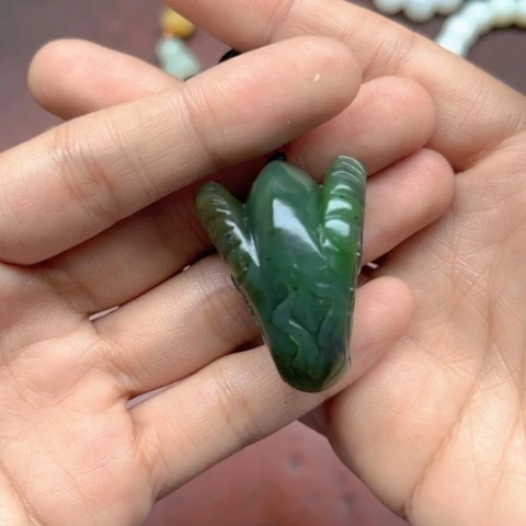 和田玉吊坠未镶嵌