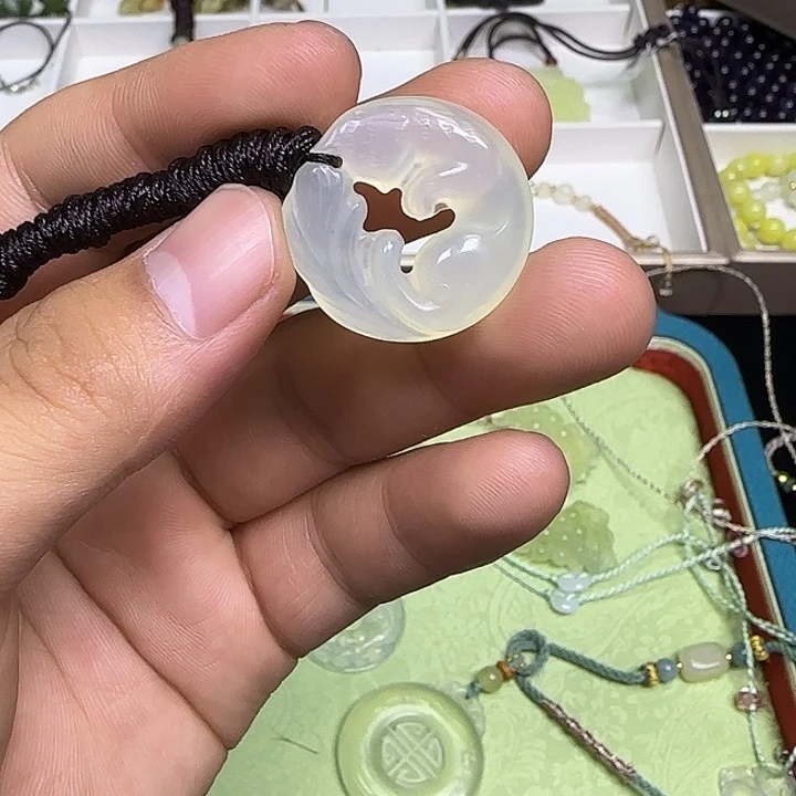 合金蛇纹石玉颈饰