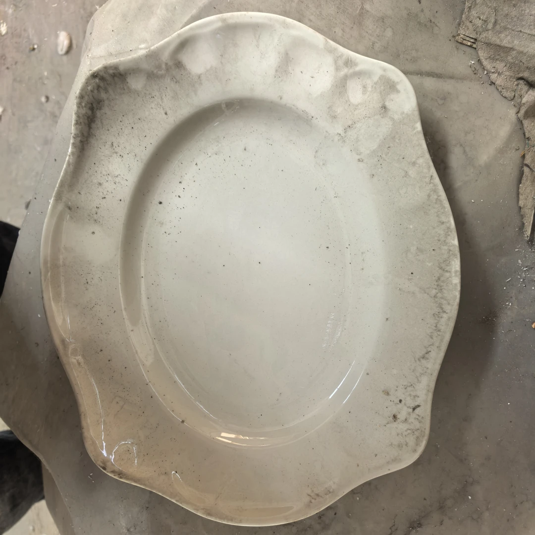 国营二厂煤烧威基伍德盘尾货微瑕一对