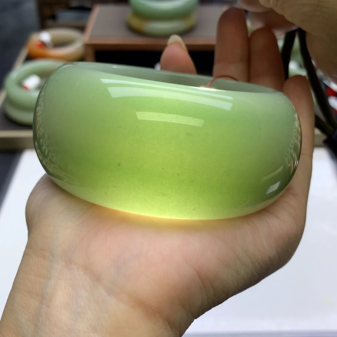 石英质玉未镶嵌手镯