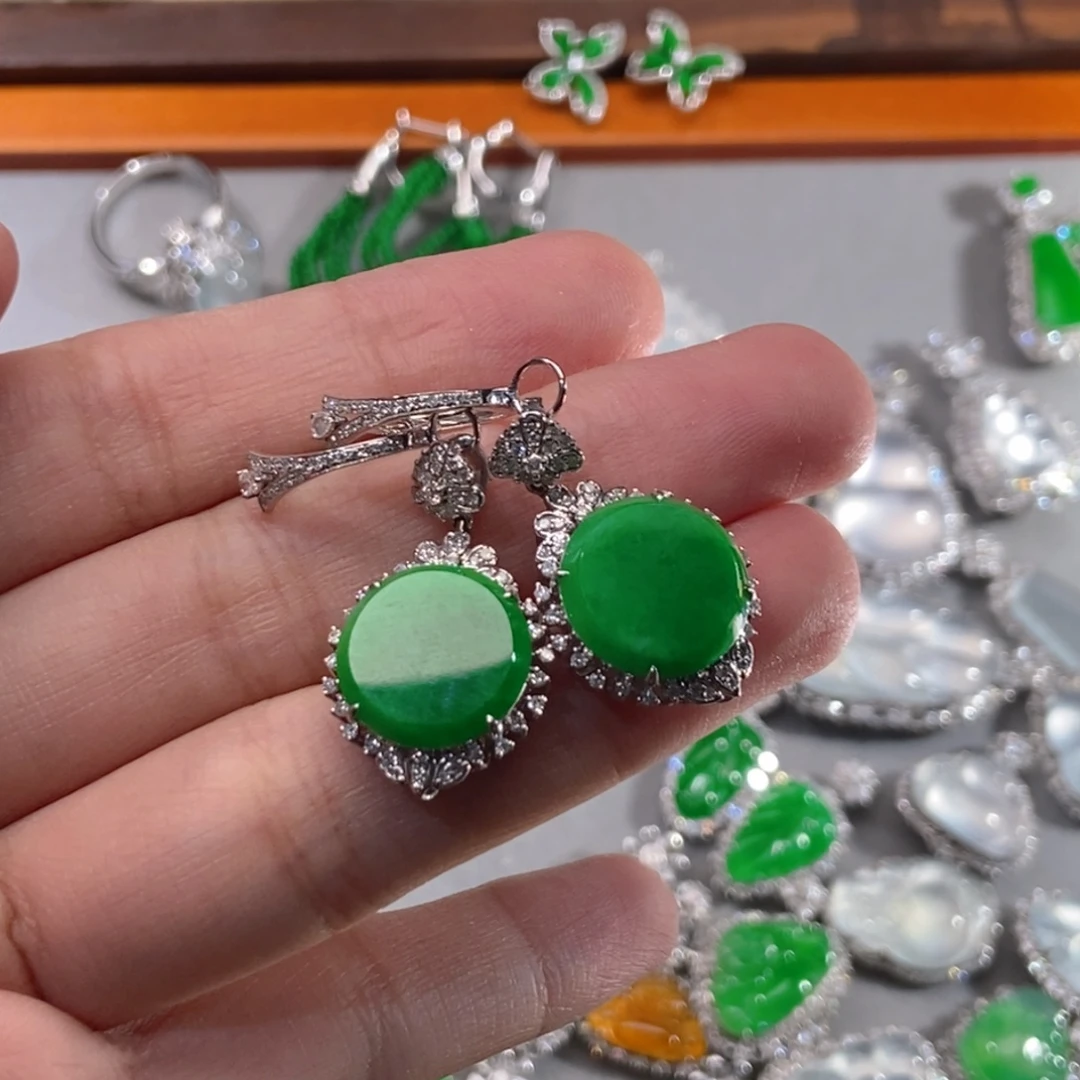 18K金镶嵌翡翠耳饰天然缅甸A货翡翠
