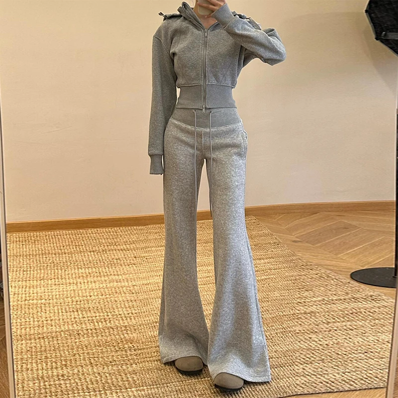 浅灰色喇叭运动裤女秋2025新款螺纹拼接高腰显瘦垂感微喇美式休闲
