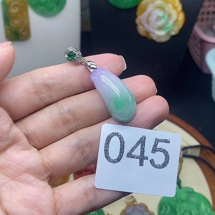 吊坠(赠链)未镶嵌翡翠
