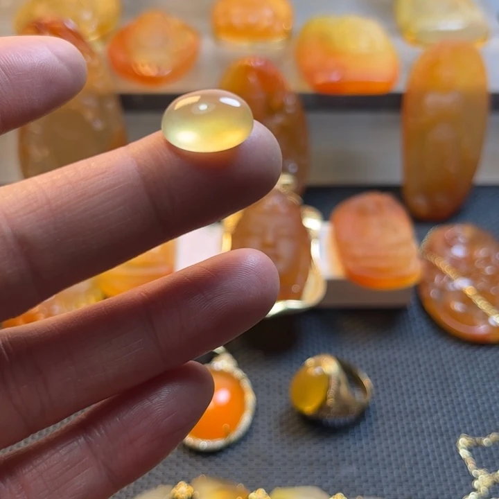 石英质玉颈饰18K金镶嵌a****.