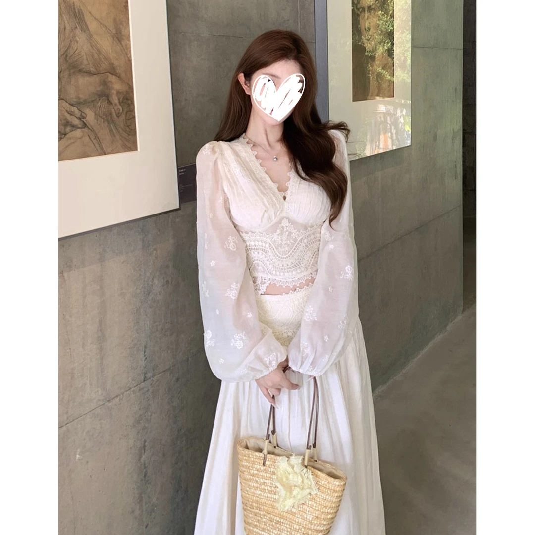 法式气质感白色蕾丝拼接V领长袖镂空衬衫女新款高腰半身长裙套装