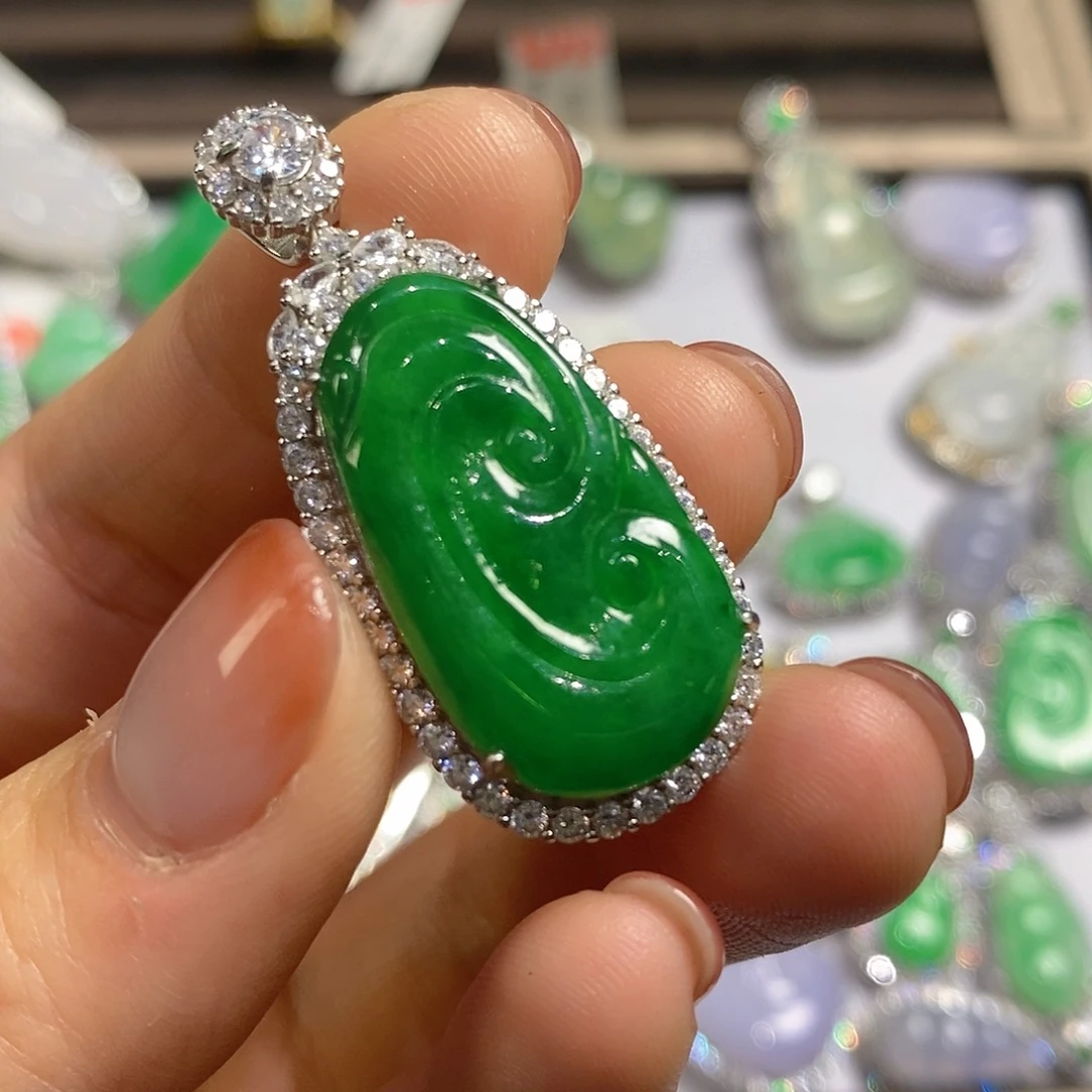 翡翠颈饰银S925镶嵌天然翡翠