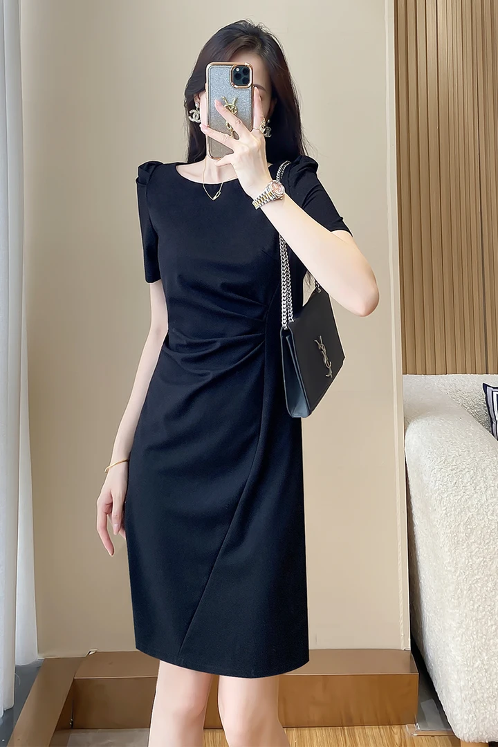 夏季洋气衣服女财阀千金女装修身包臀小黑裙遮肚子显瘦连衣裙