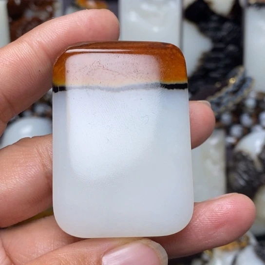 和田玉颈饰未镶嵌菩*树