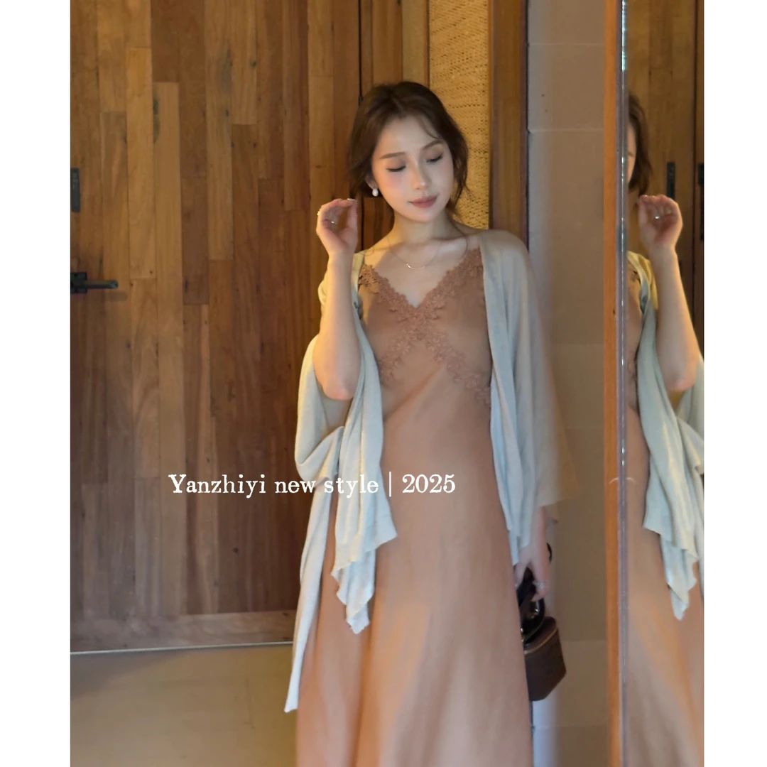 YPP！【杏雨辞枝】法式简约精致蕾丝V领收腰显瘦气质垂感吊带连衣裙
