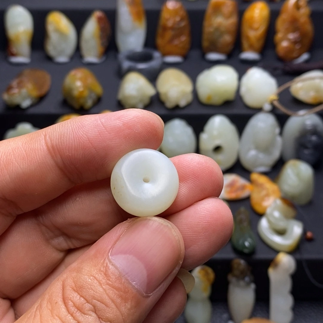 和田玉未镶嵌手串