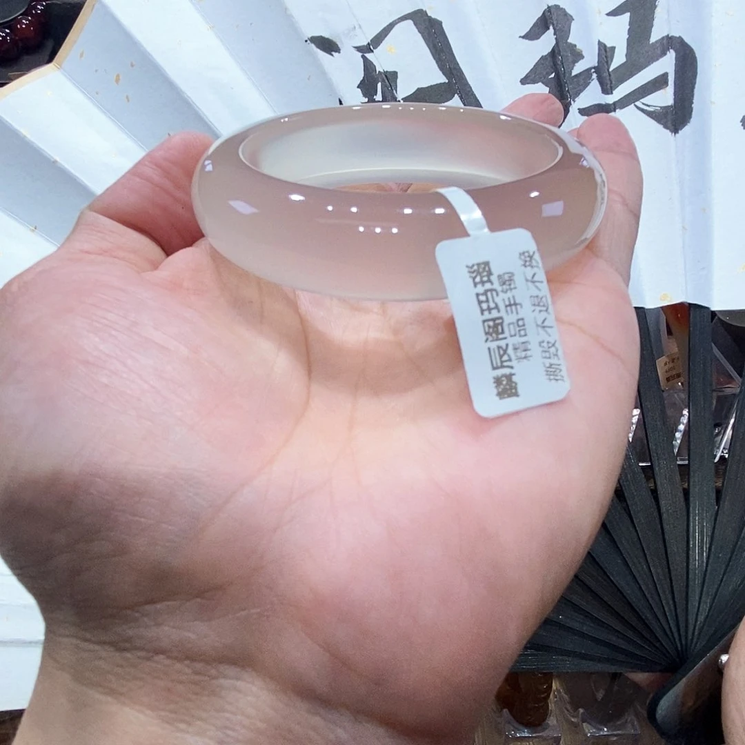 婧***笨玛瑙/玉髓手镯未镶嵌