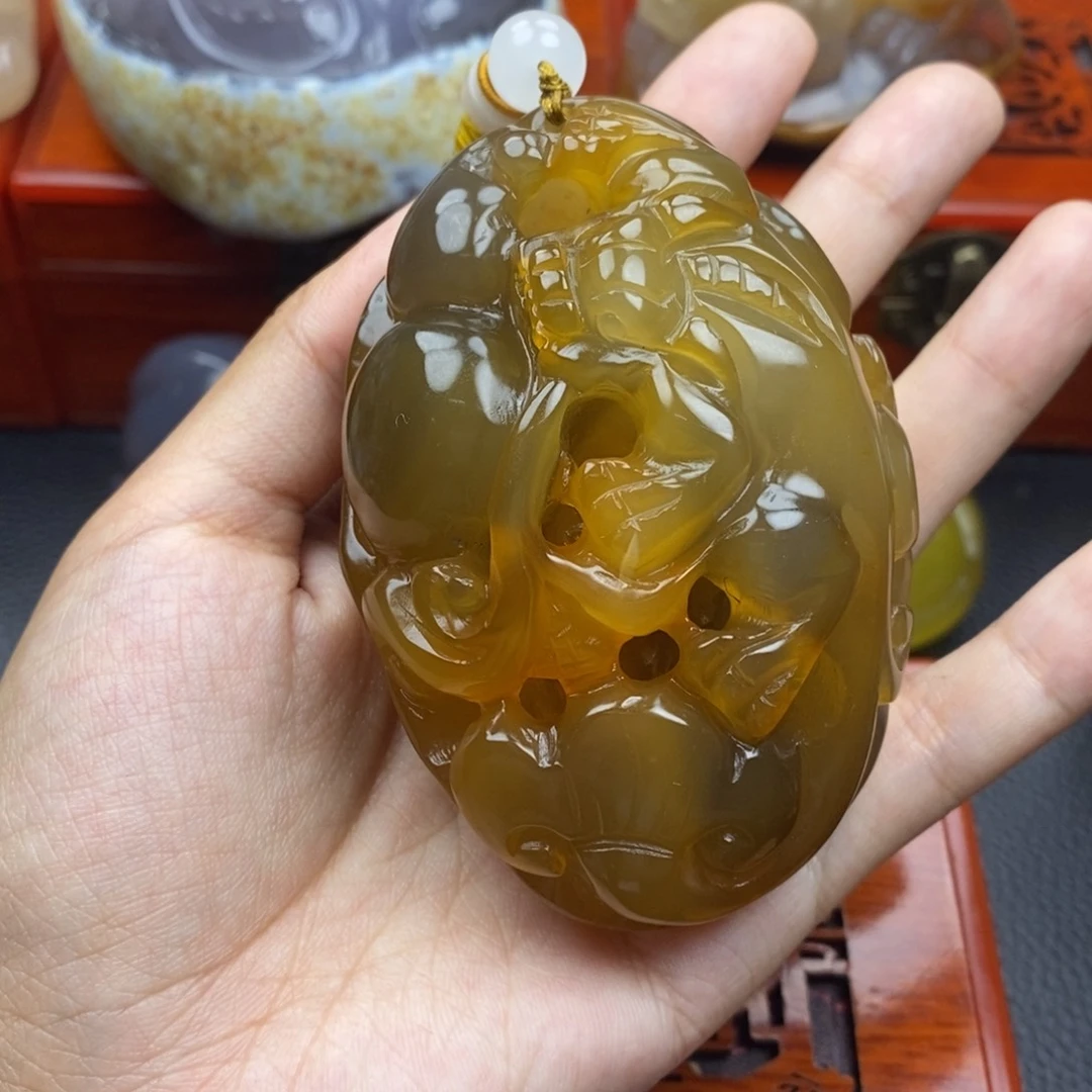 蝶***溪未镶嵌玛瑙/玉髓珠宝奇石