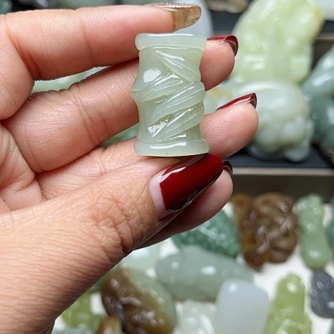 和田玉颈饰未镶嵌龍**神