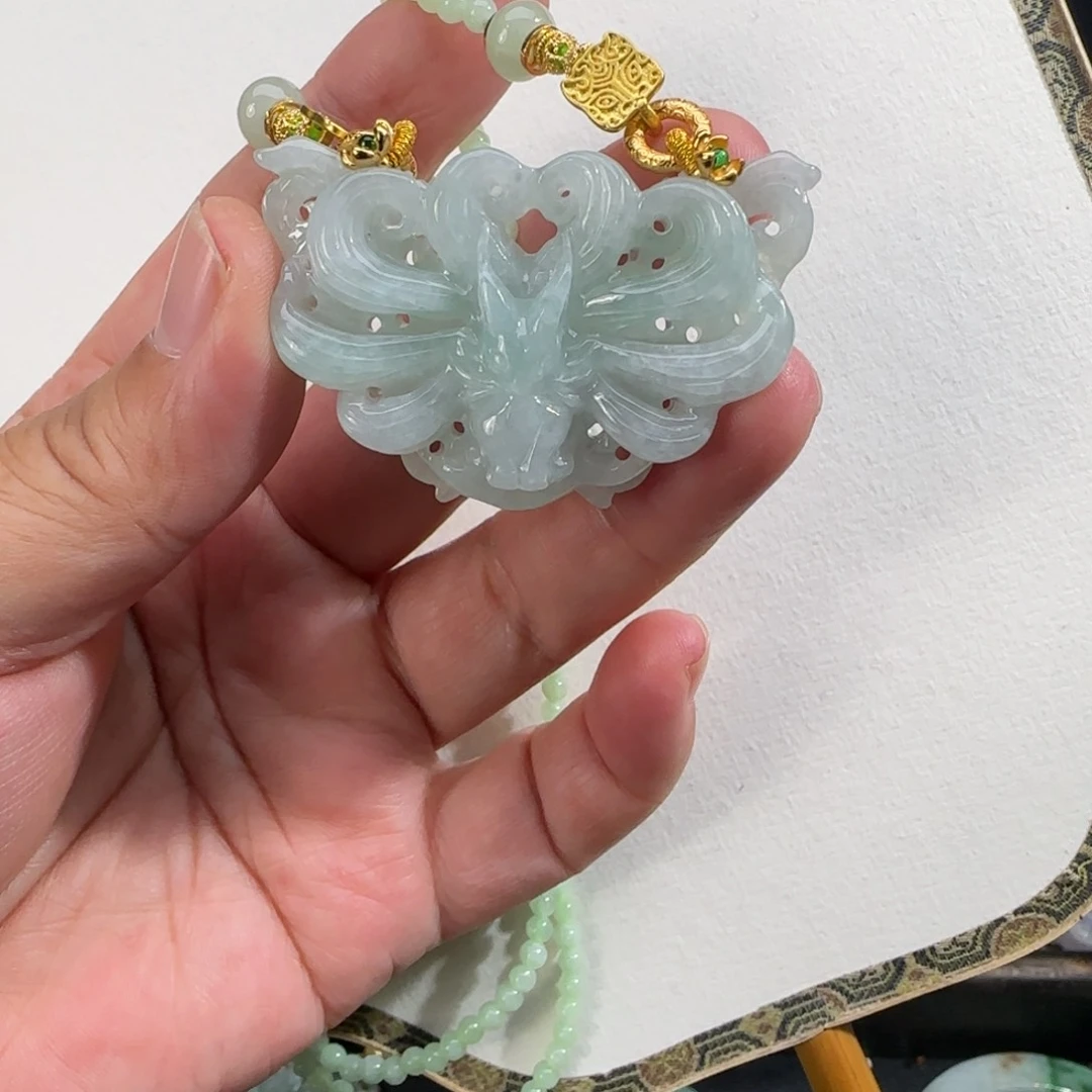 翡翠颈饰未镶嵌仿古