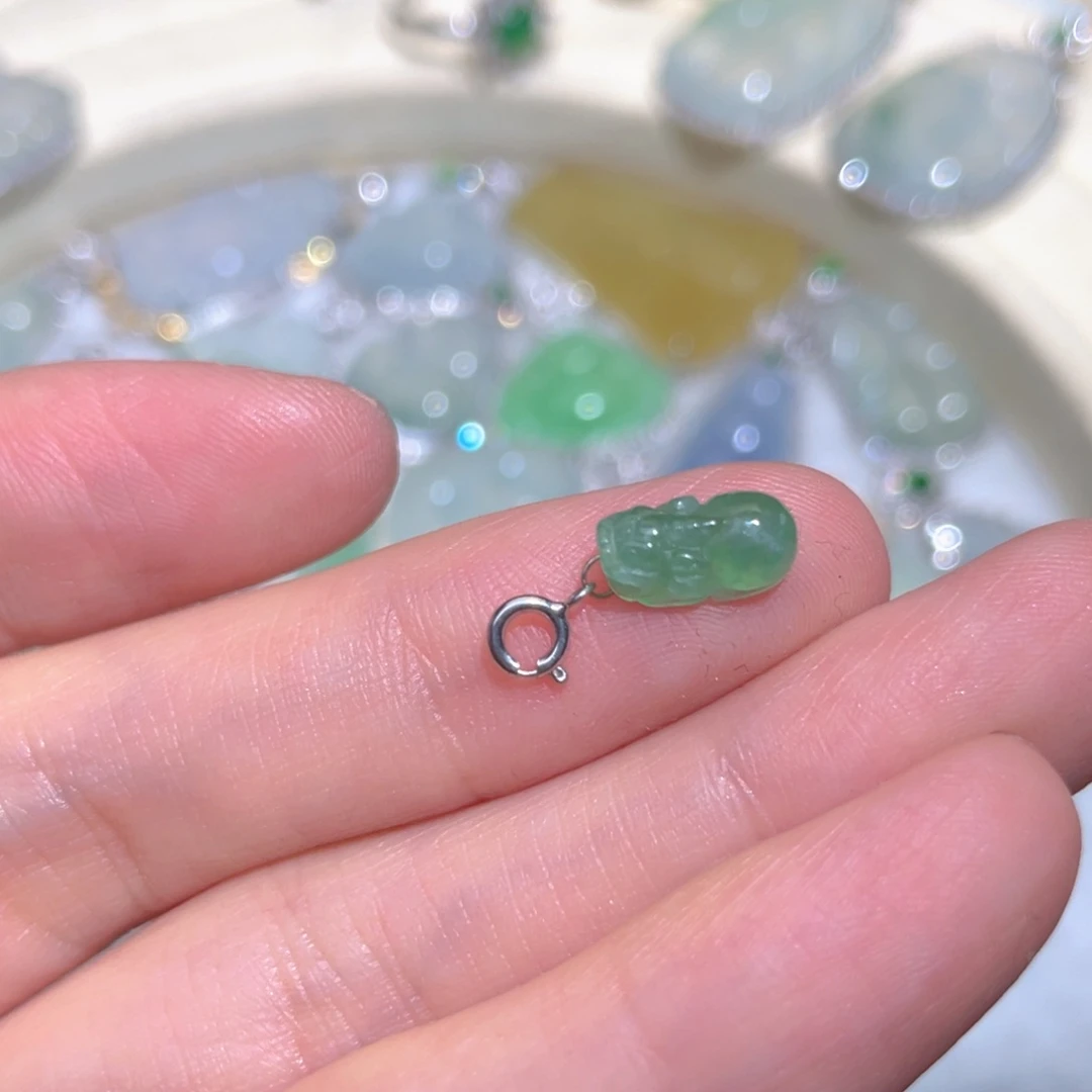 翡翠颈饰18K金镶嵌翡翠